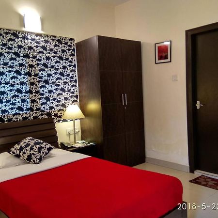 Red Arrow Residency Otel Kalküta Dış mekan fotoğraf